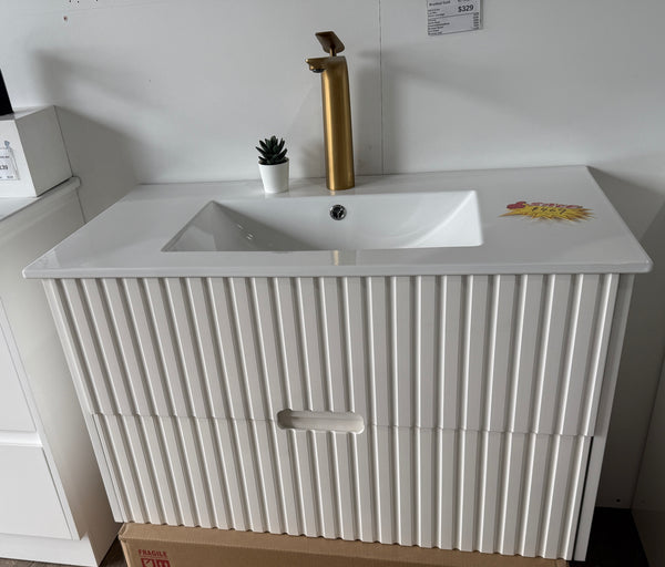 Display Clearance - 900mm Wall Hung Vanity [20-WH86/YOKO]